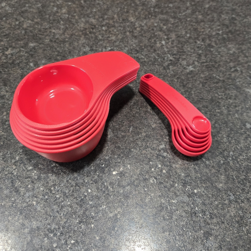 Tupperware Measuring Mates Set